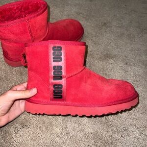 Red uggs women’s size 7